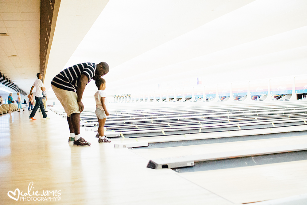 Boulder Lifestyle Photography Colie James Photography father daughter bowling