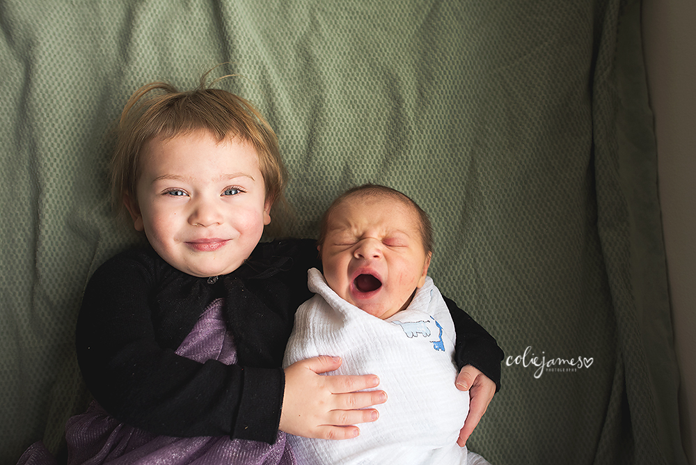 ft collins newborn photographer baby yawn big sister and baby