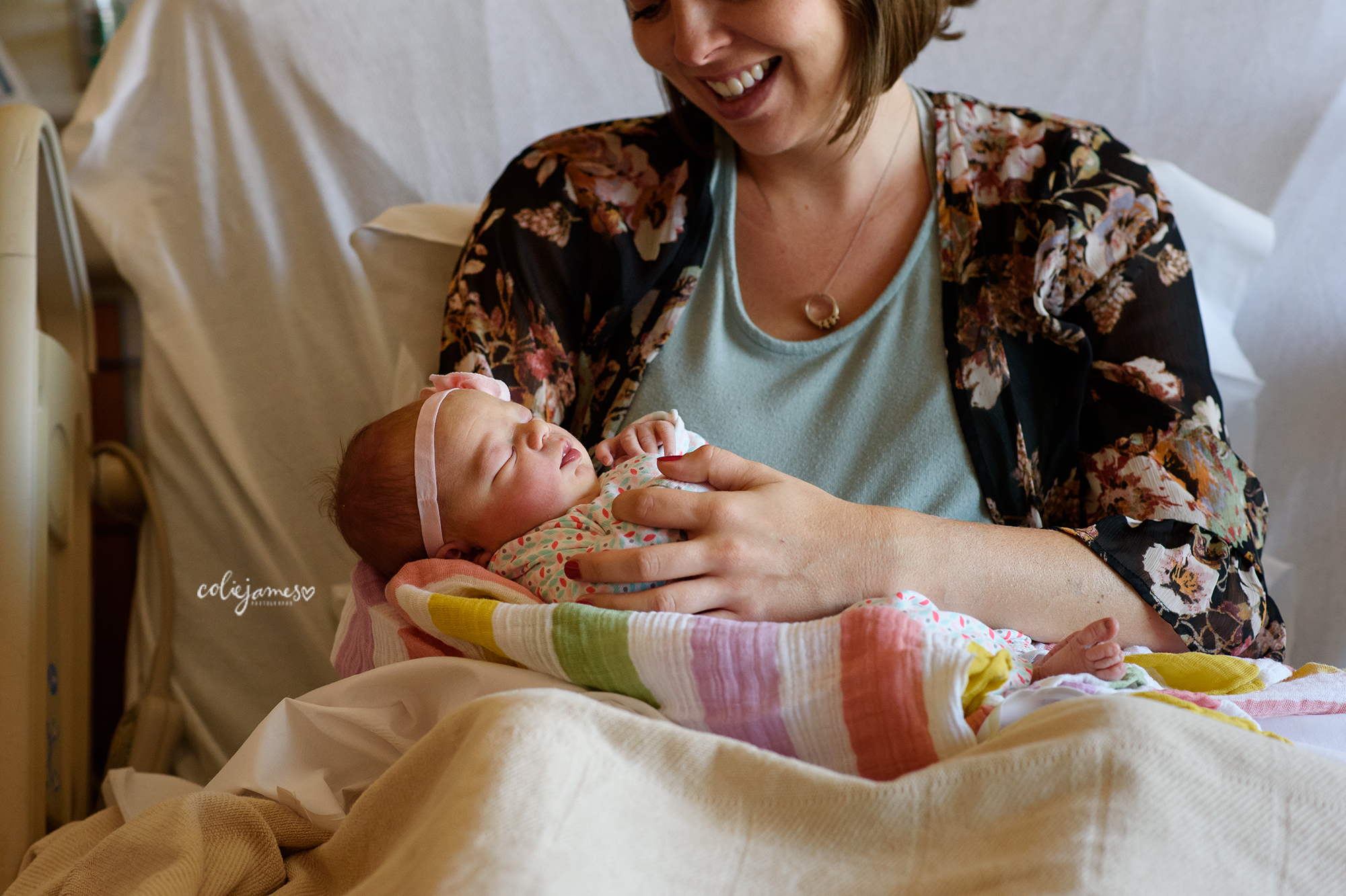 denver newborn photographer mama and tessa